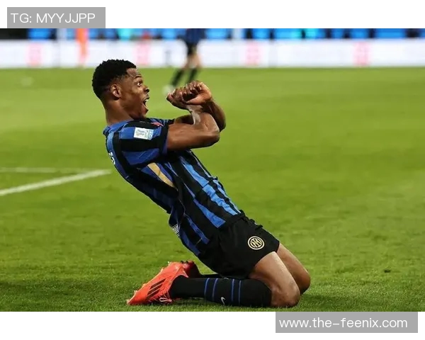 沃克因伤缺席曼城比赛球队防线面临严峻考验